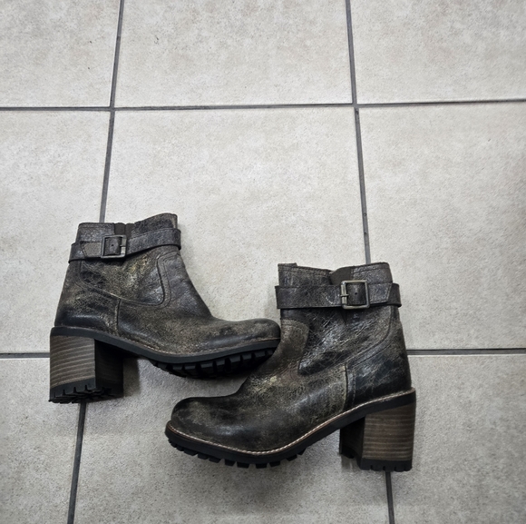 Diba True Shoes - Diba true Craze Hot boots size 8. No flaws. Like New